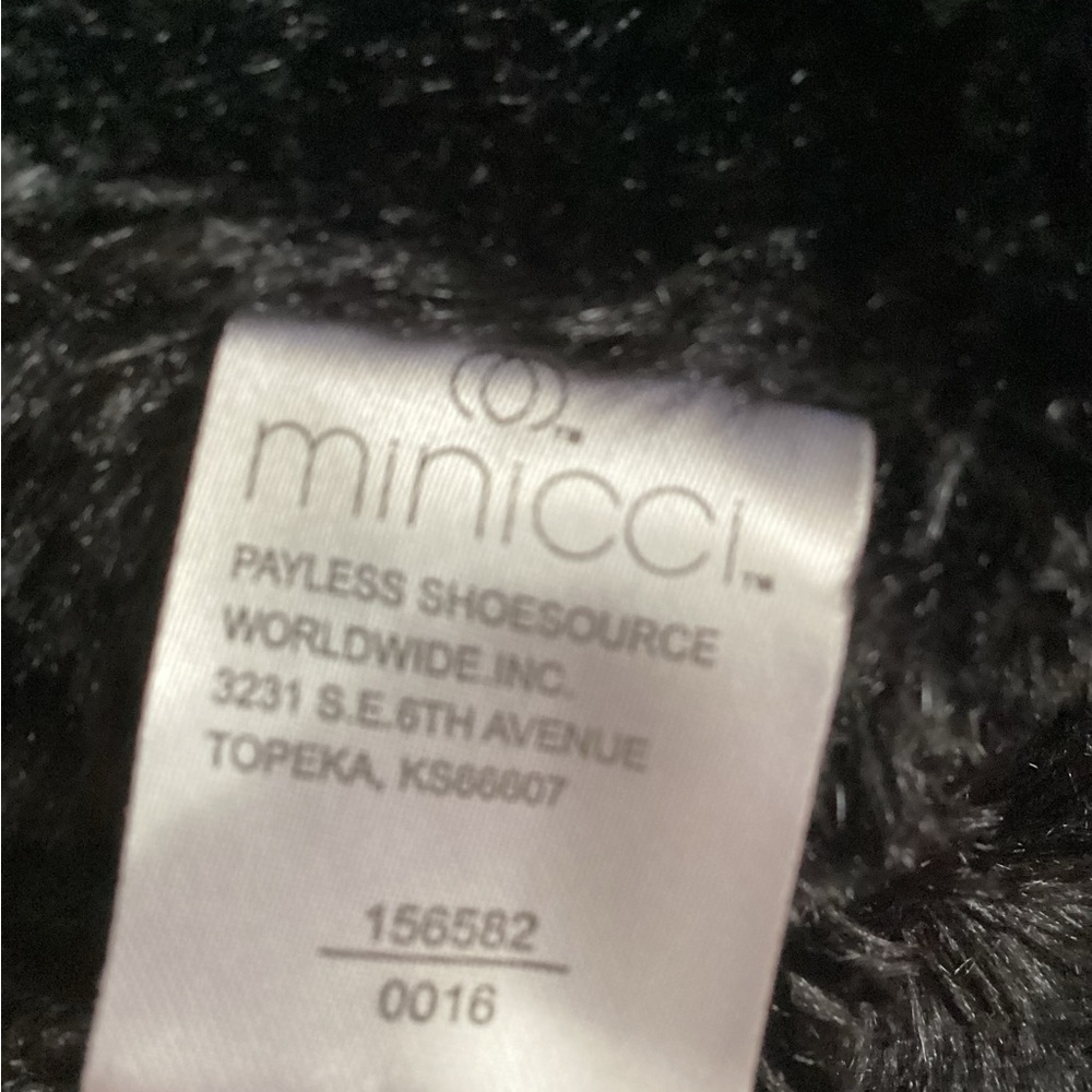 Faux fur infinity scarf black EUC - Picture 4 of 6